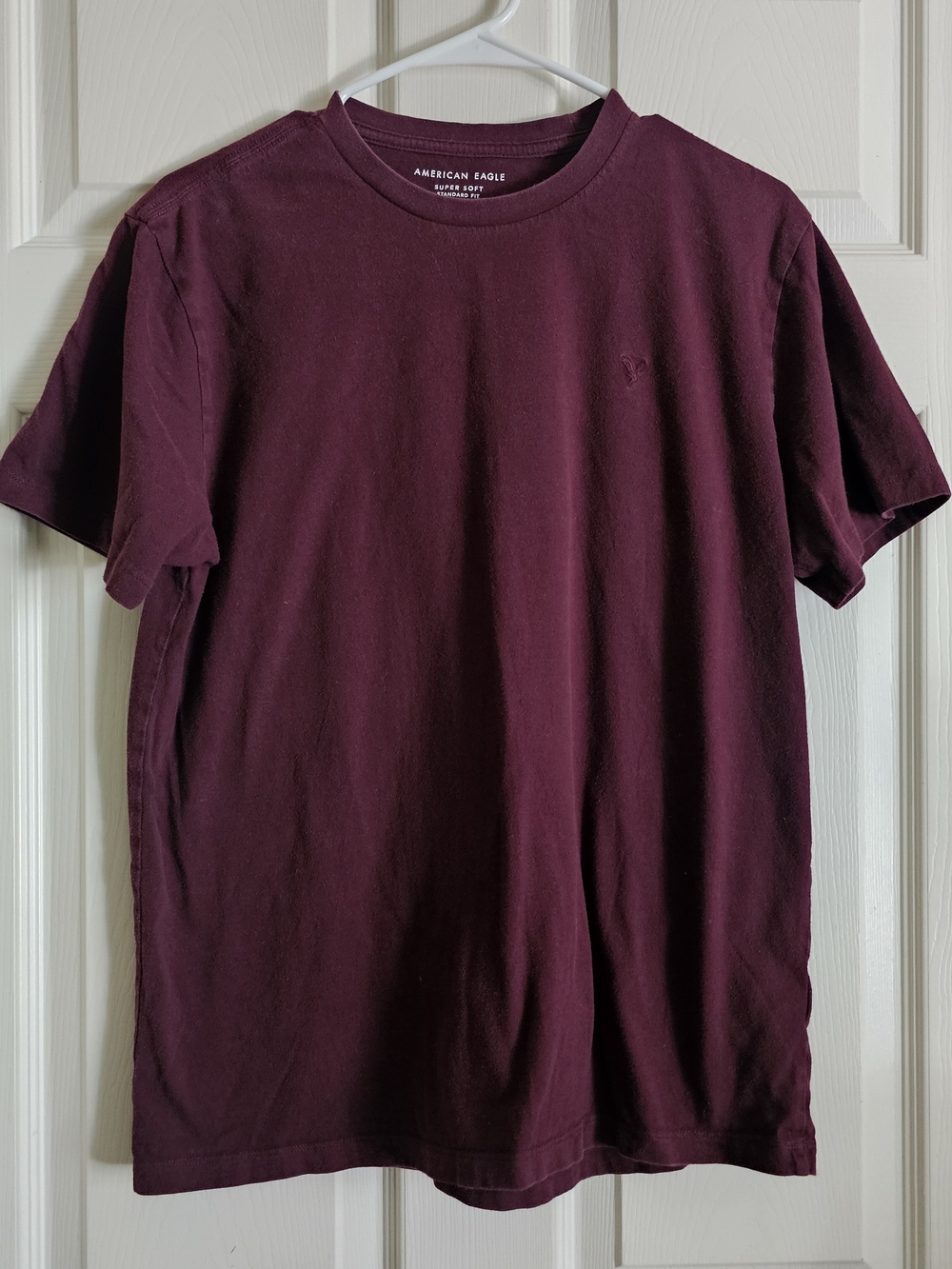 American Eagle Outfitters Short Sleeve Crew T-Shirt in Maroon